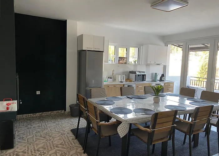 Sugarfame- 3* Szarnica