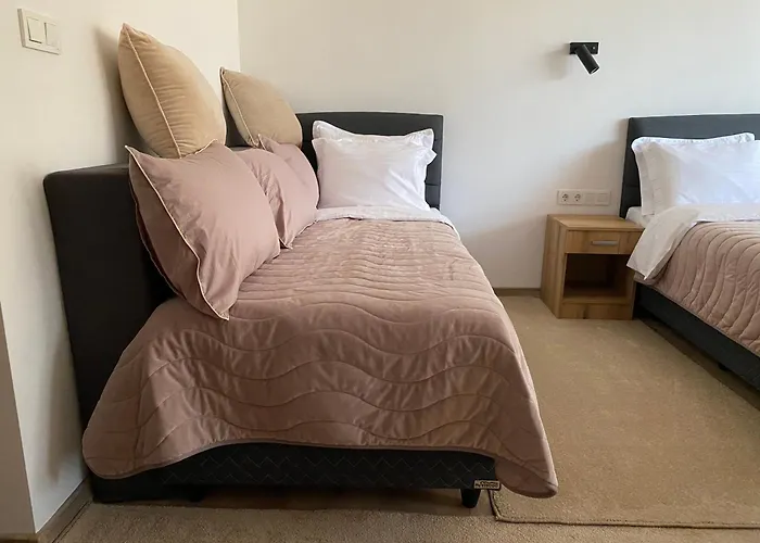 Sugarfame- 3* Szarnica