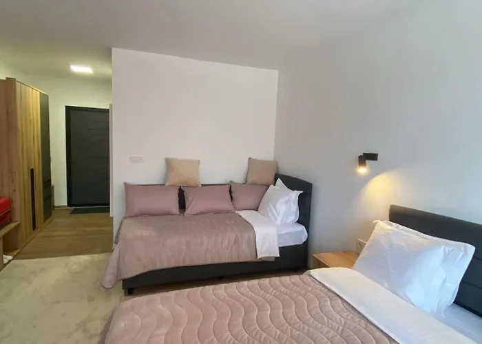 Sugarfame- 3* Szarnica